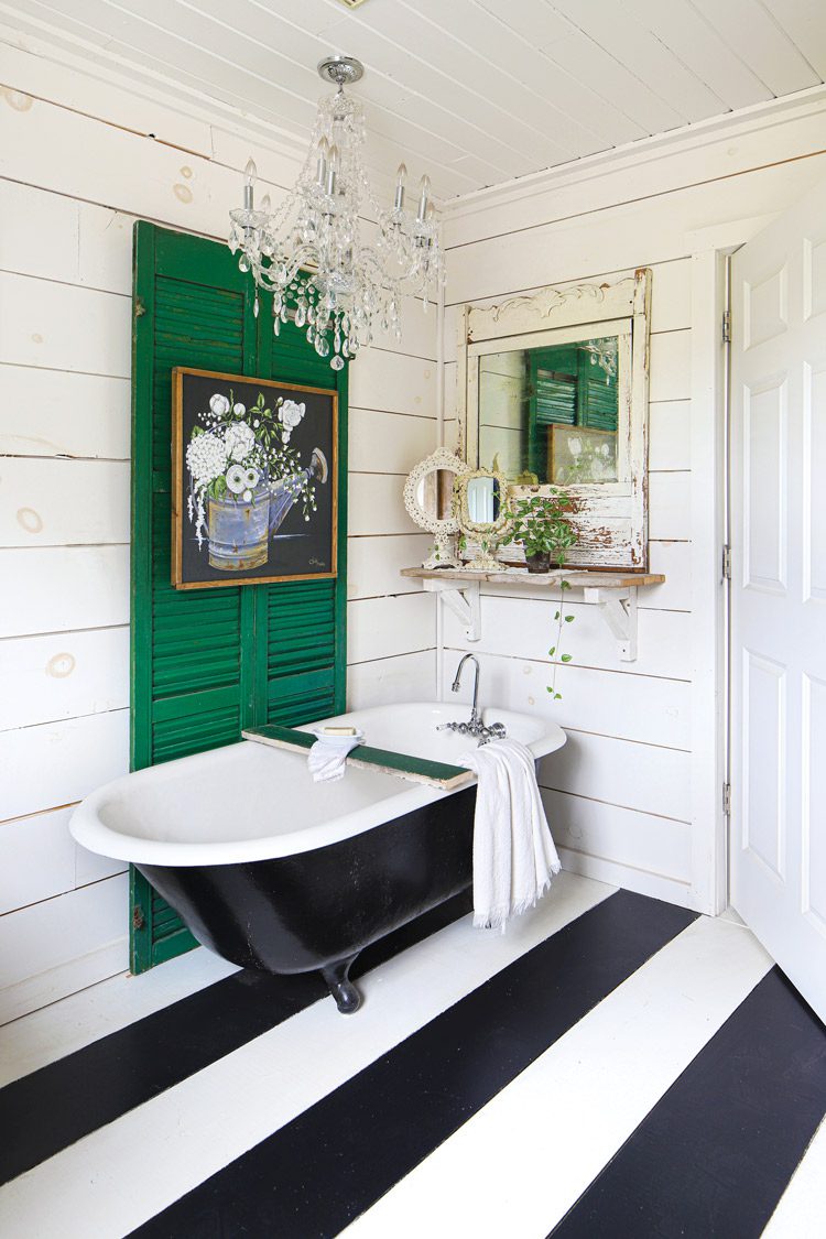 Re-Paint a Claw-Foot Tub - American Farmhouse Style